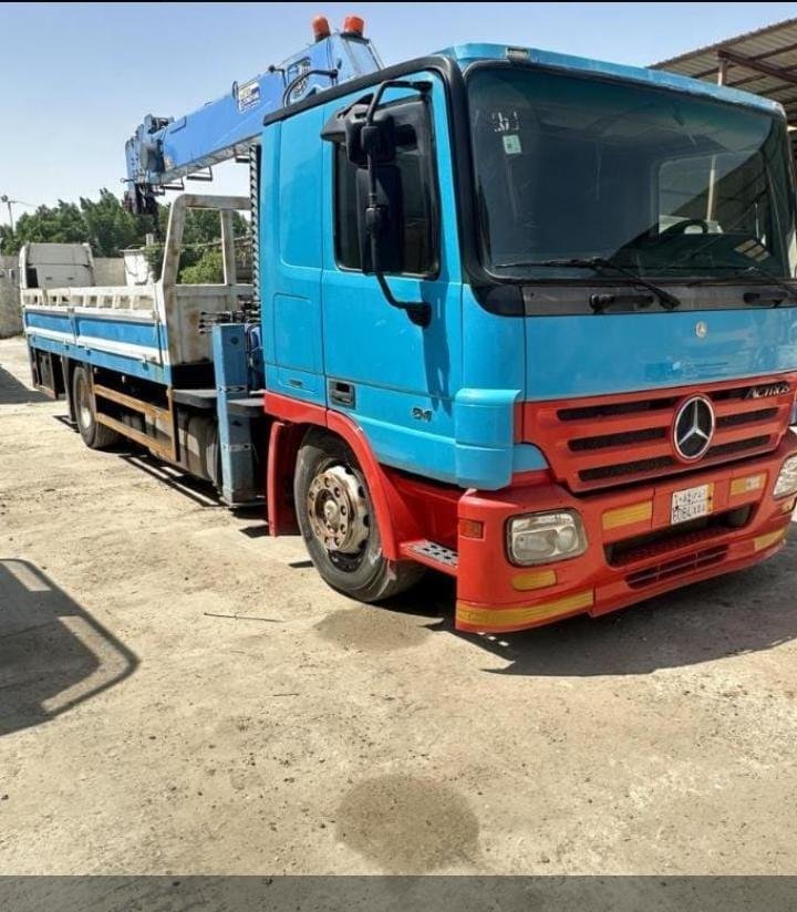 لوبد لنقل المعدات الثقيلة إلى الموقع